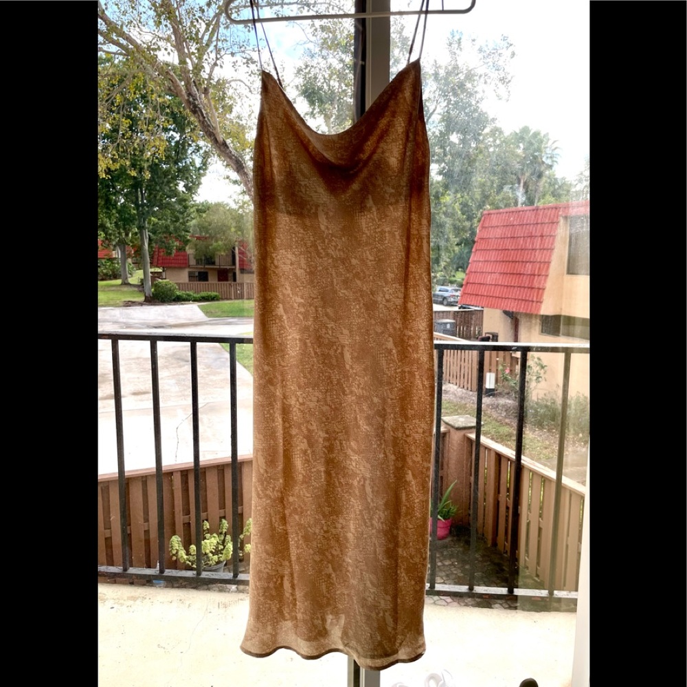 FOREVER 21 - Satin Slip dress